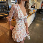 Robe mini à col en V et imprimé floral pour femmes