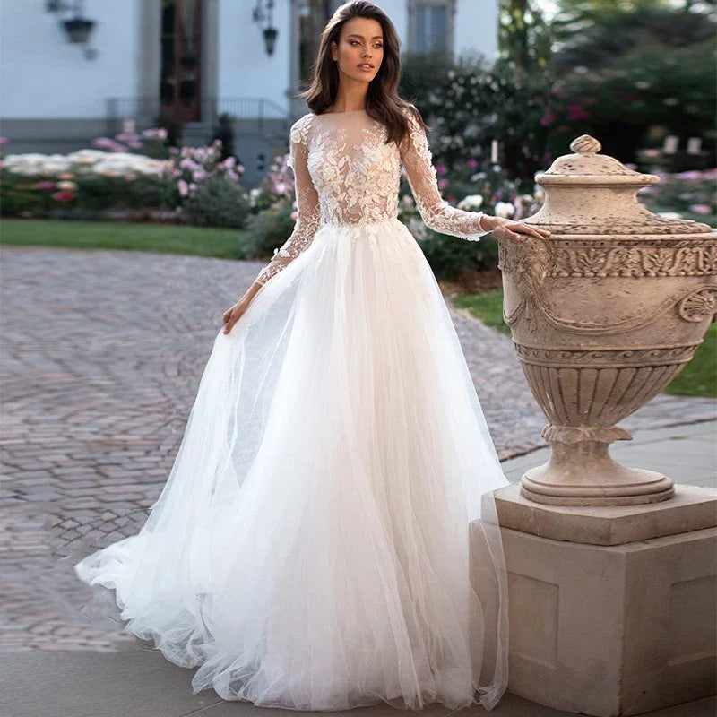 Robe de mariée à manches longues avec applications de dentelle pour femmes