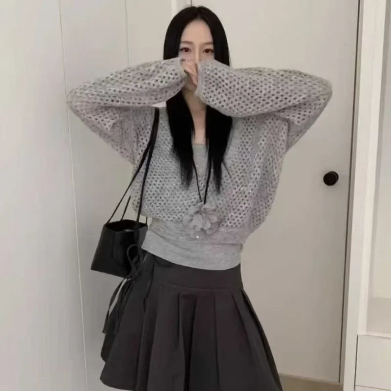 Ensemble 2 Pièces Femme – Gilet en Maille et Chemisier Ajouré