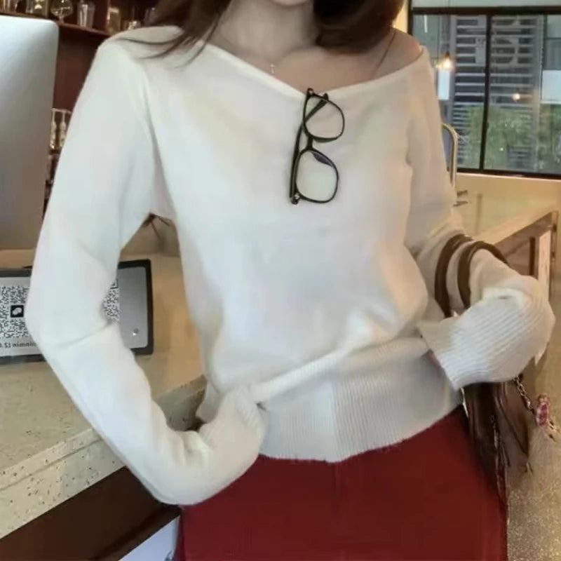 Haut Court en Maille Femme – Coupe Ample et Épaules Tombantes
