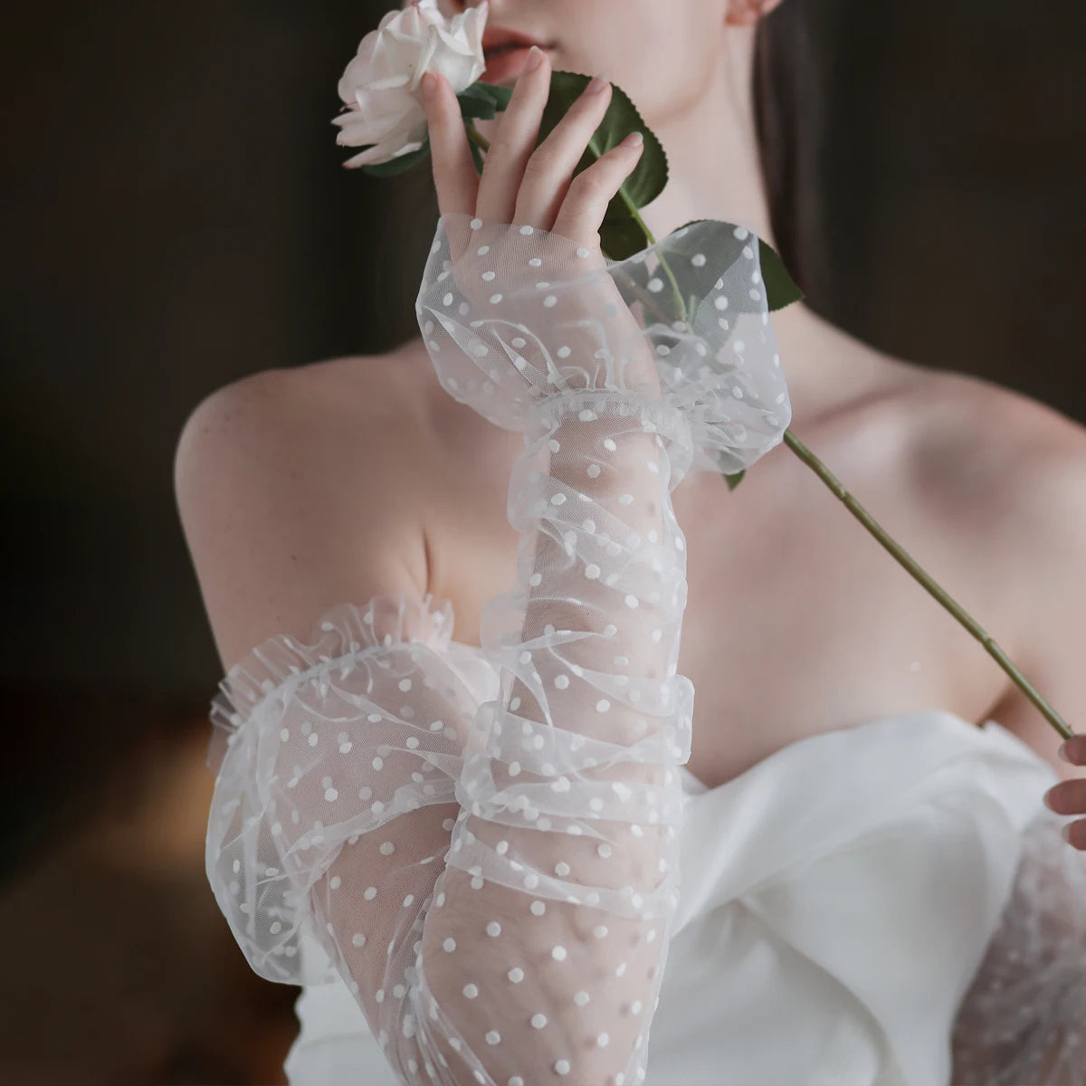 Gants blancs à manches longues en tulle à volants pour femmes