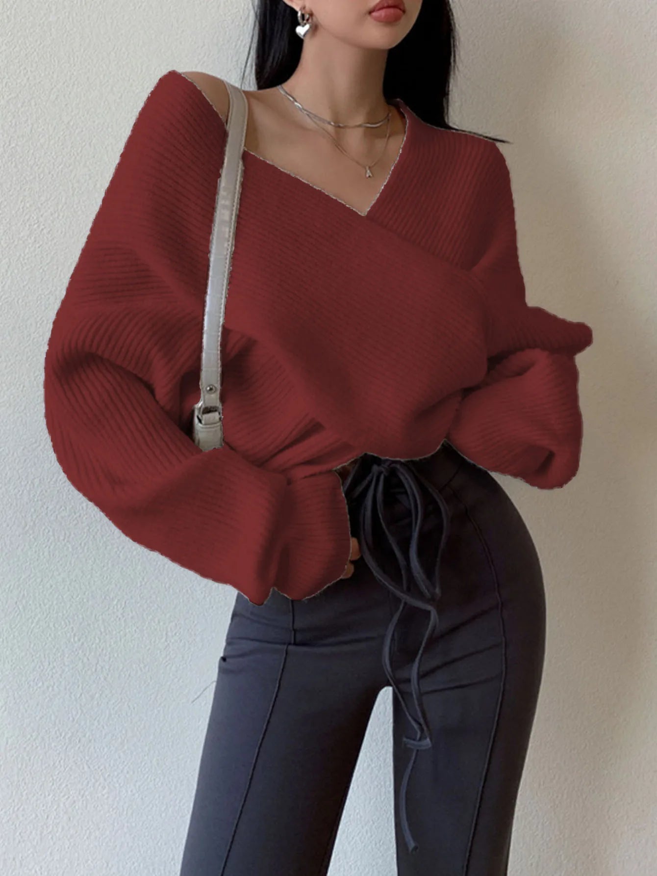 Pull à col en v et épaules dénudées pour femmes