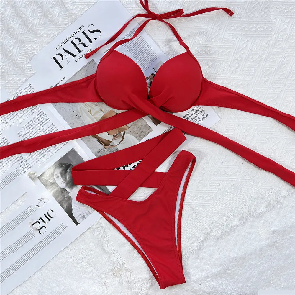 Maillot de bain brésilien deux pièces soutien-gorge push up, et string pour femmes