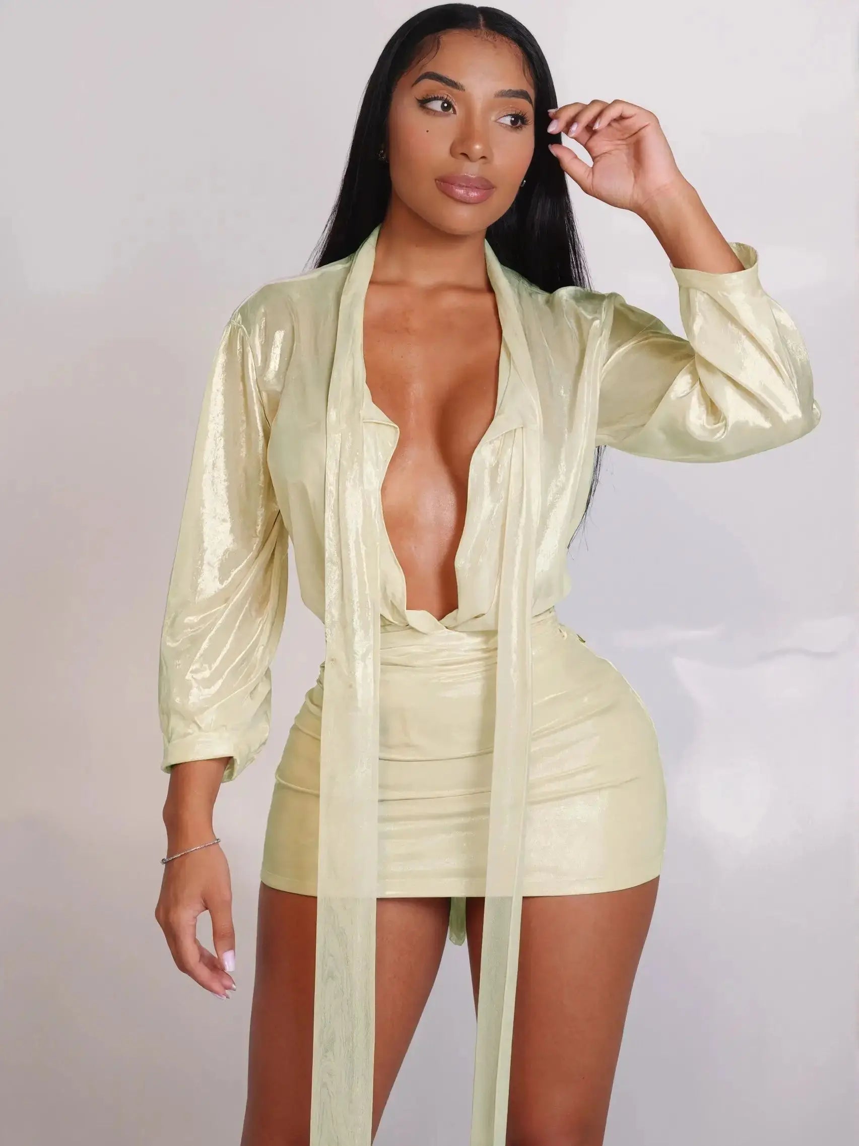Robe mini  en soie, élégante et moulante pour femmes
