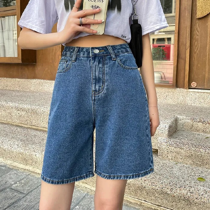 Bermuda en jean noir à boutons droits pour femmes