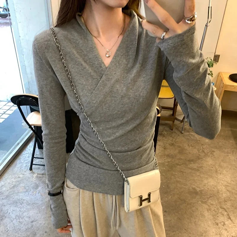T-shirt chic à col V pour femmes