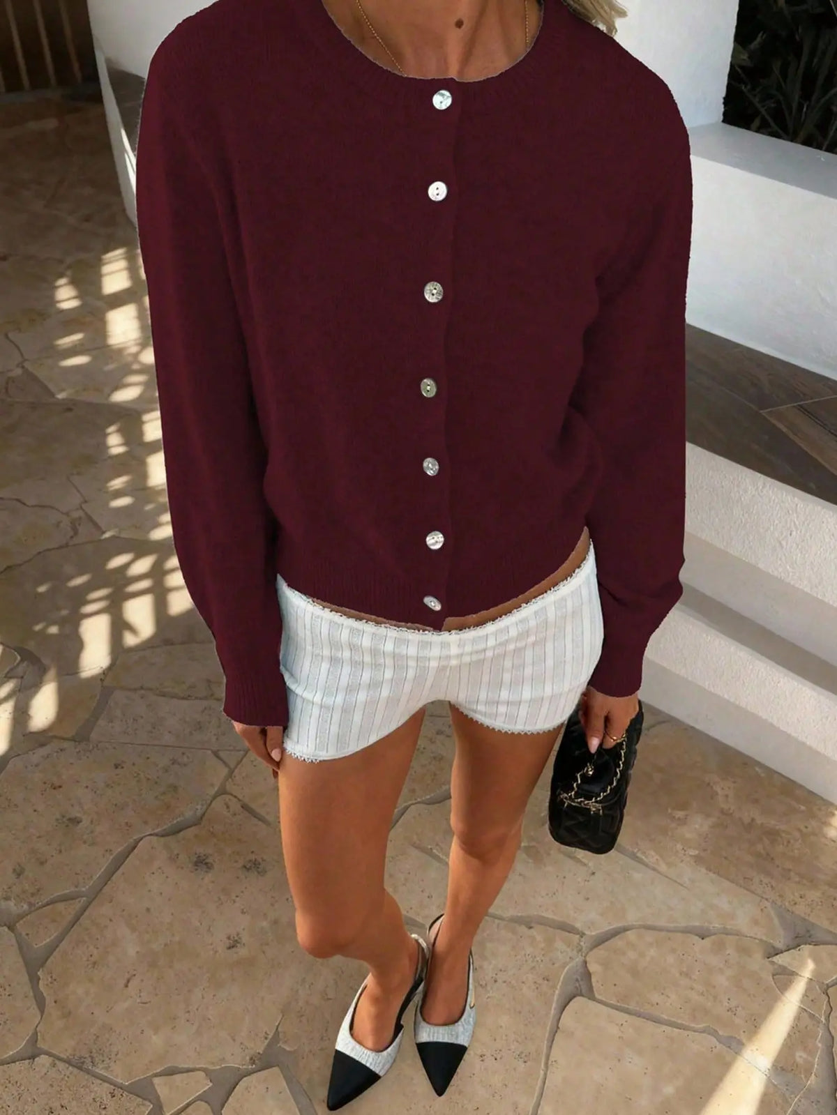 Cardigan Court Femme – Maille Douce et Boutons Coquillage