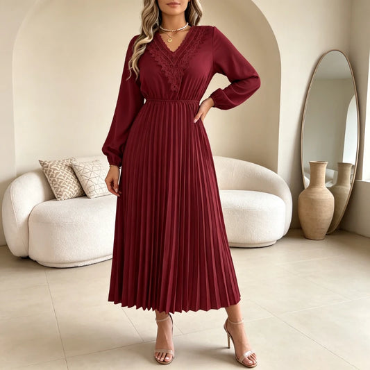 Robe Longue Plissée Femme – Col V et Taille en Dentelle