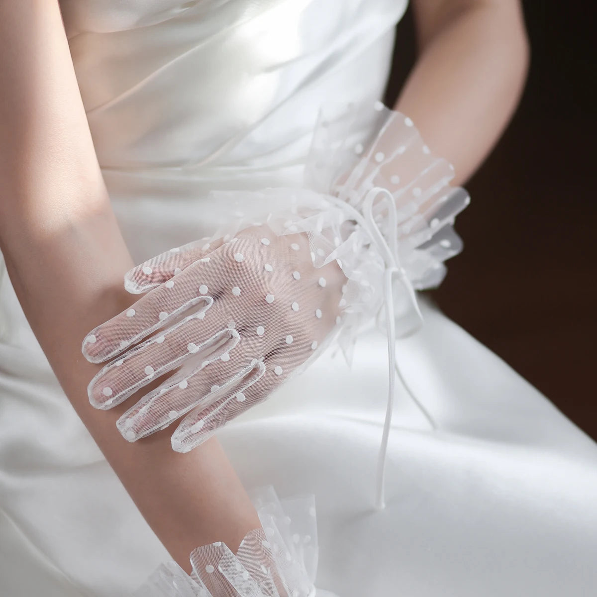 Gants courts en tulle faits à la main pour femmes