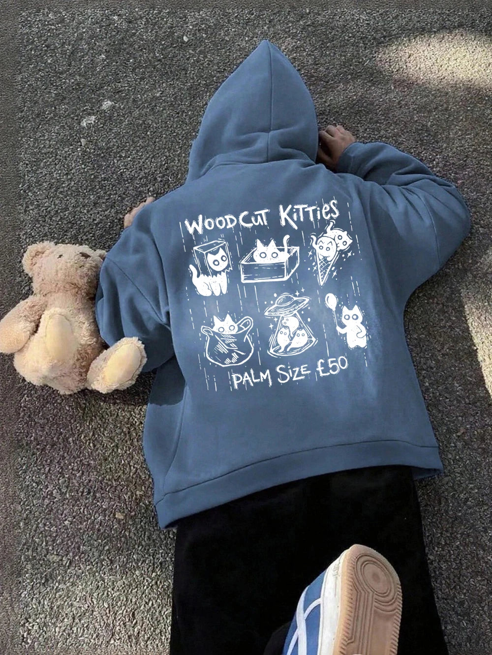 Sweat-shirts à capuche imprimés Woodcut Boxes Pocket Kitties pour femmes