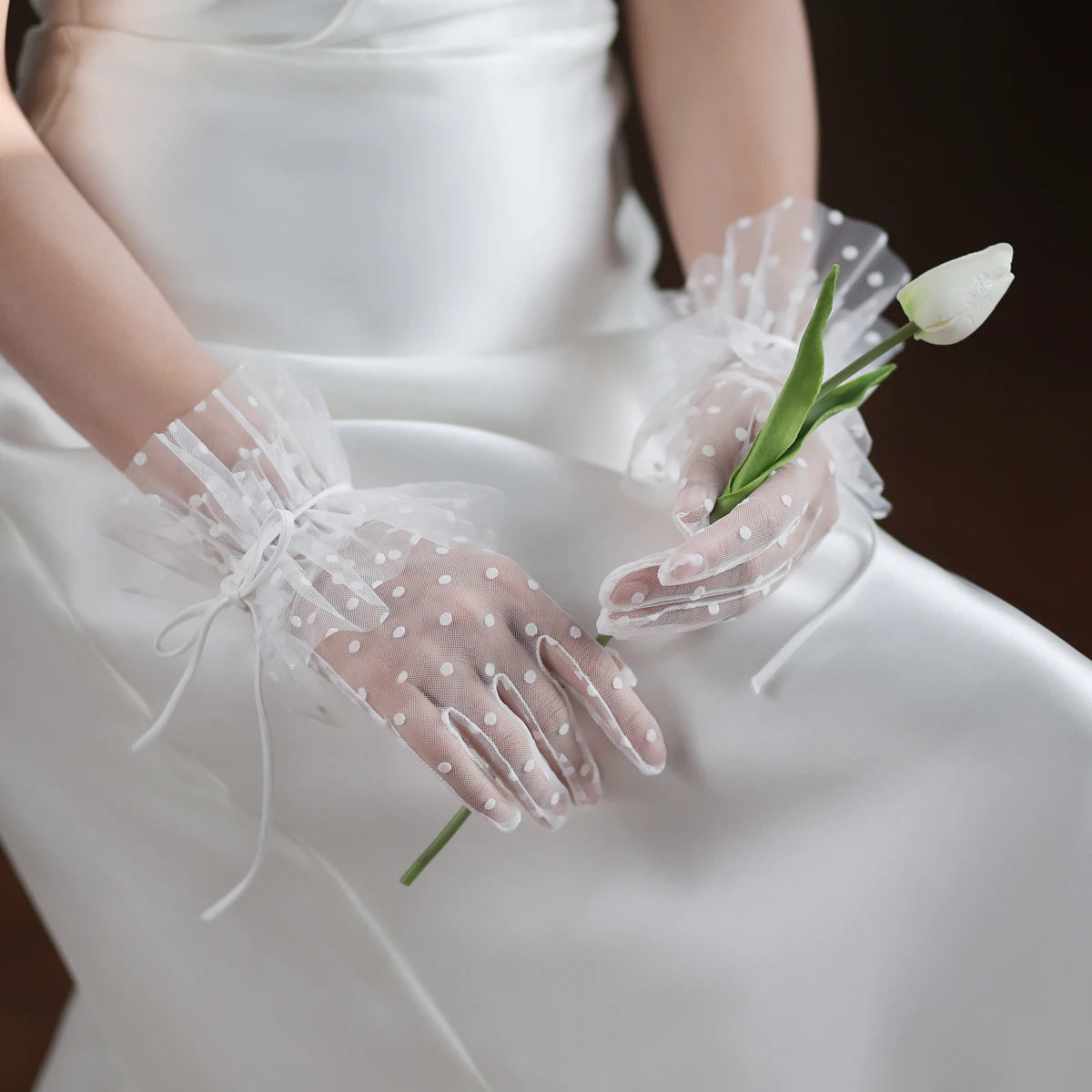 Gants courts en tulle faits à la main pour femmes