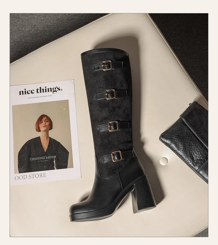 Bottes mi-mollet en PU givré avec boucle de ceinture à cinq rangées et talon ultra-haut pour femmes