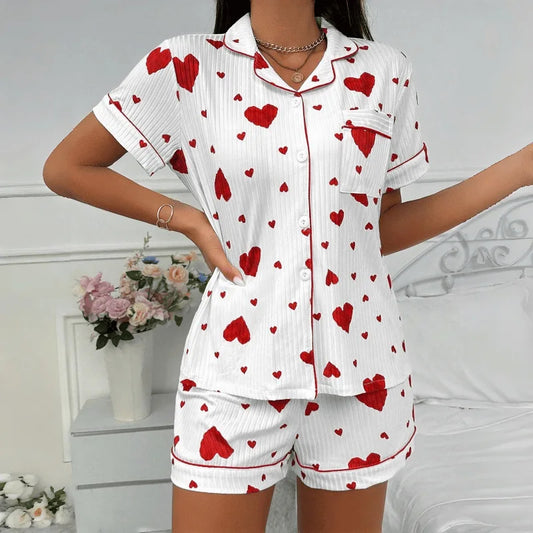 Pyjama Court à Cœurs Femme – Chemise Boutonnée et Short Confort